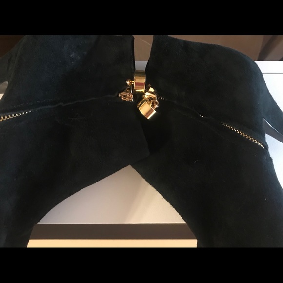 Charles Jourdan Rica TasselPull Suede Bootie Black - Picture 7 of 7